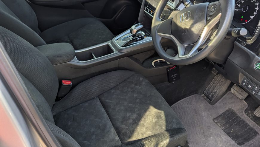 2019 Honda Shuttle Silver in excellent condition