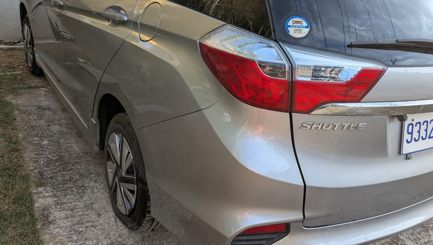 2019 Honda Shuttle Silver in excellent condition